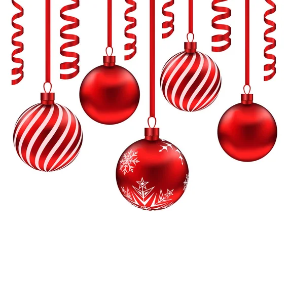 Set bolas de vidrio rojo con serpentina para Feliz Navidad, aislar —  Fotos de Stock