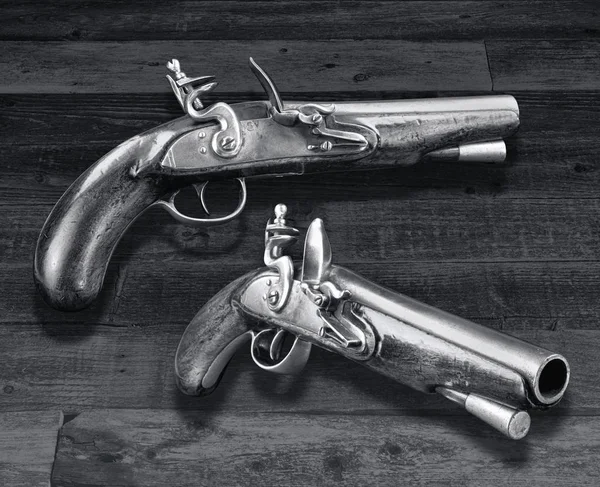 Pistolas antiguas Flintlock . — Foto de Stock