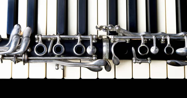Кларнет и клавиатура . — стоковое фото