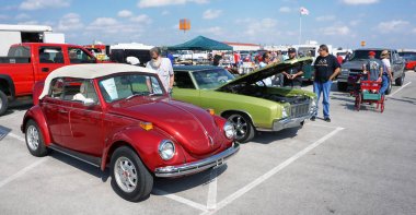 Araba pazarında tüccarlar Köyü'nde.