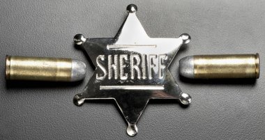 Madde işaretleri ve rozeti.