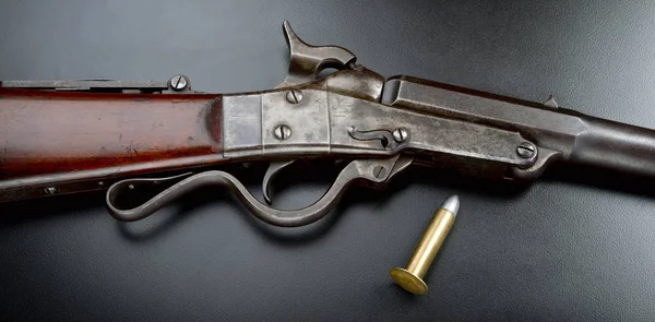 Cilver War Rifle and Bullet. — Fotografie, imagine de stoc