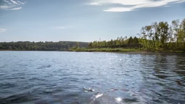 Река Том в Западной Сибири — стоковое видео