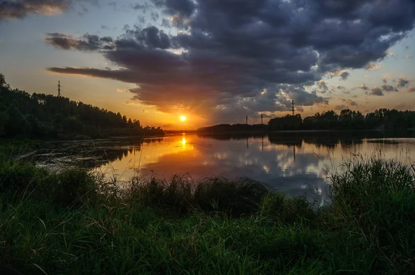 Pôr do sol no rio Tom — Fotografia de Stock