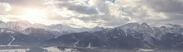 Panorama soleado sobre Tatra y Zakopane — Foto de Stock