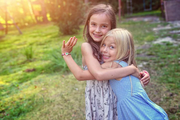 Amicizia Ragazze Giovani Vita Spensierata — Foto Stock