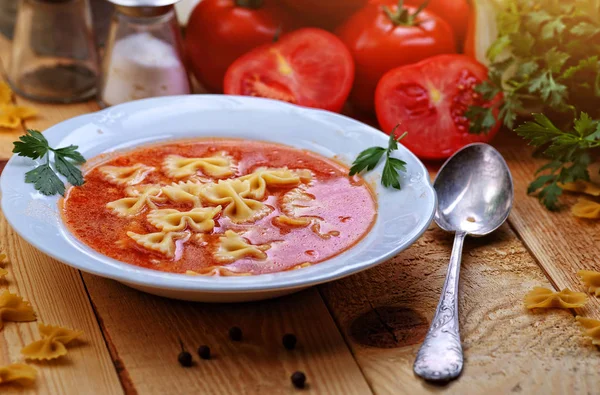 Frische Und Köstliche Tomatensuppe — Stockfoto