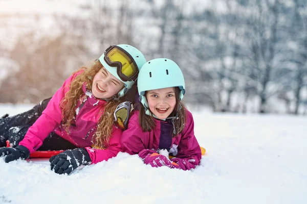 Teen Friends Laugh Winter Day Ski Slope — Stock Photo, Image