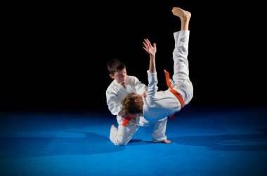 Çocuk dövüş sanatları savaşçı