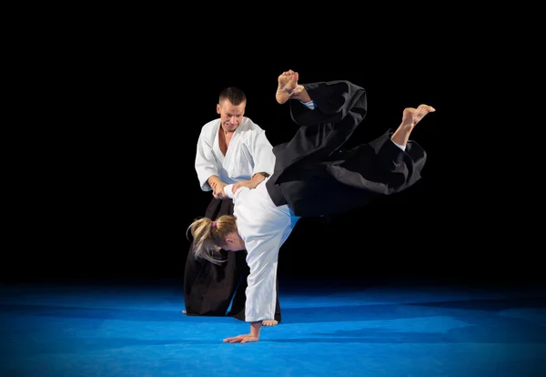 Lutadores de artes marciais isolados — Fotografia de Stock