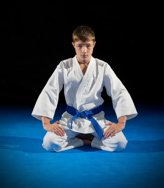 Rapaz lutador de artes marciais — Fotografia de Stock