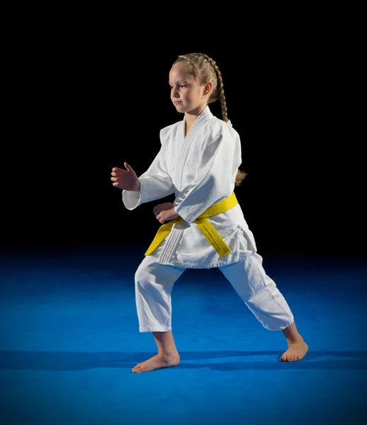 Дівчина борець бойових мистецтв — стокове фото