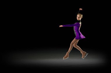 Genç kız buz patenci