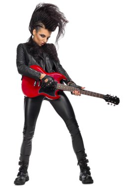 Genç kadın hard rock sanatçısı