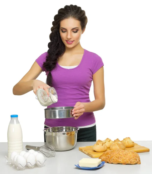 Joven mujer el chef prepara la comida —  Fotos de Stock