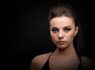 Genç bir kadının portresi