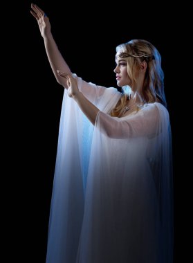 Genç Elf kızı izole