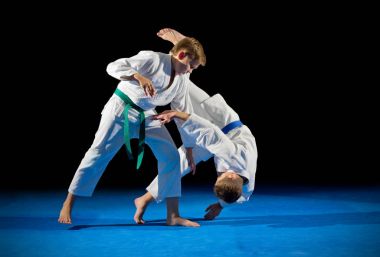 Çocuklar dövüş sanatları savaşçı