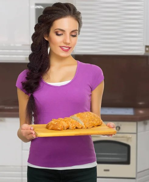 Mujer joven cocinera —  Fotos de Stock