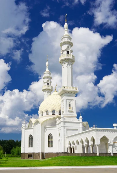 夏に白いモスク — ストック写真