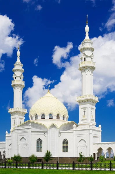 Біла велика мечеть — стокове фото