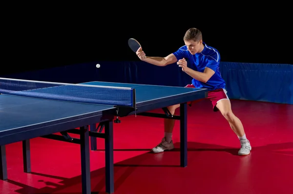 Ung man bordtennisspelare — Stockfoto