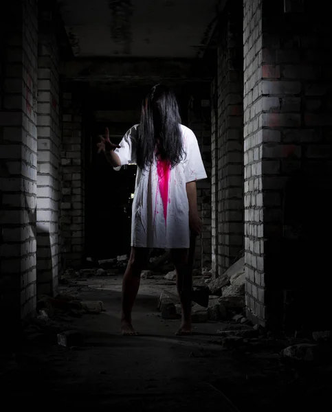 Zombie girl in old house — Stock Photo, Image