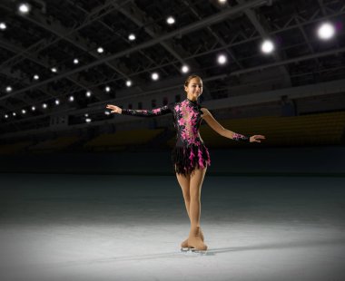 Kadın Spor Salonu'nda buz patenci