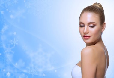 sağlıklı kız kış zemin üzerine