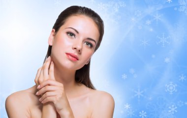 sağlıklı kız kış zemin üzerine