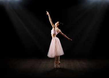 Balerin (üstünde hall yorum)