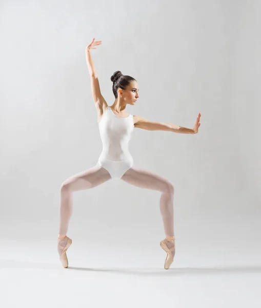 Балерина (серый вариант) ) — стоковое фото