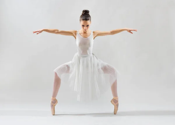 Ballerina (in grauer Ausführung)) — Stockfoto