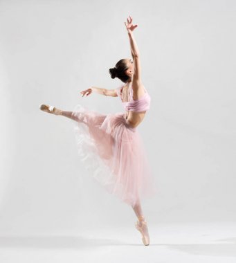 Balerin (üstünde gri yorum)