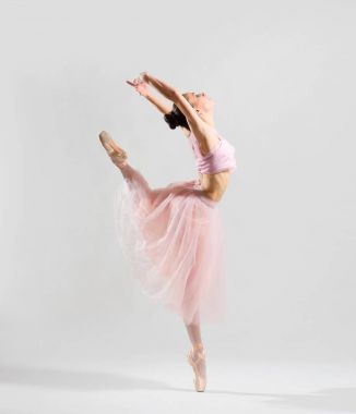 Balerin (üstünde gri yorum)