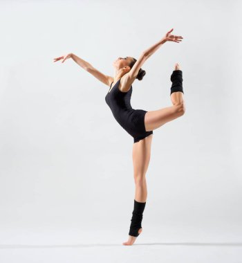 Balerin (üstünde gri yorum)