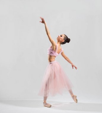 Balerin (üstünde gri yorum)