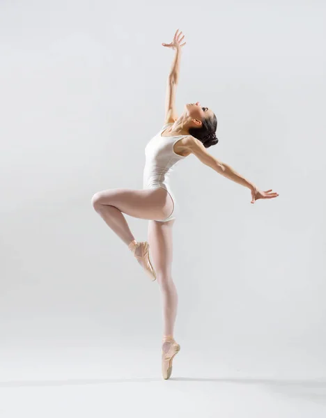 Ballerina (op grijs versie) — Stockfoto