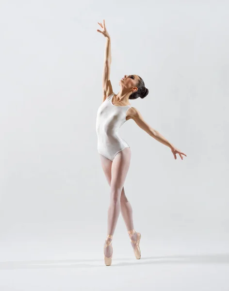 Ballerina (in grauer Ausführung)) — Stockfoto