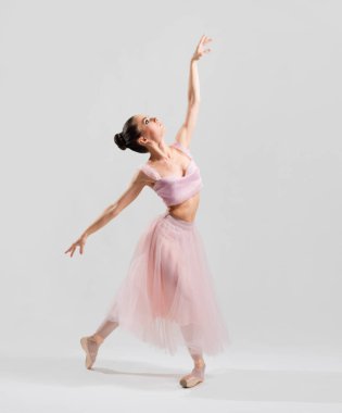 Balerin (üstünde gri yorum)