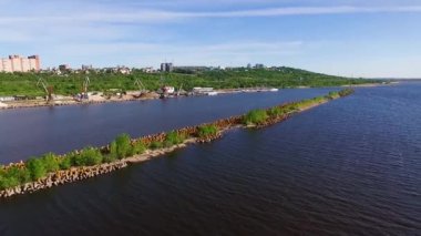 Dalgakıran gün Nehri üzerinde