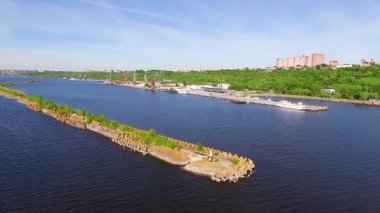 Dalgakıran gün Nehri üzerinde