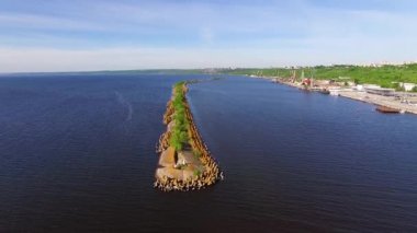 Dalgakıran gün Nehri üzerinde