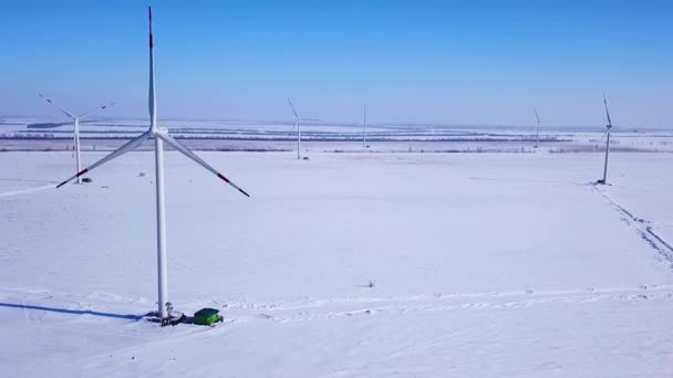 Estação Eólica Inverno — Vídeo de Stock