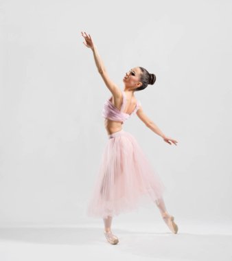 Balerin (üstünde gri yorum)