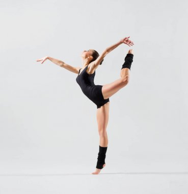 Balerin (üstünde gri yorum)