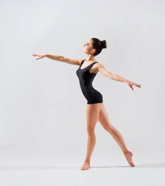 Balerin (üstünde gri yorum)