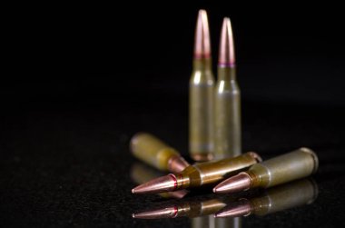 Cephane kartuşları siyah