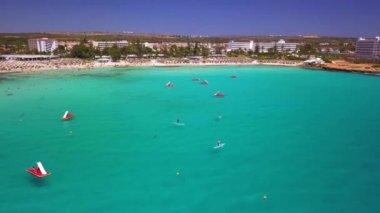 Nissi plajı Aya Napa Kıbrıs havalimanı 4k