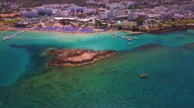 İncir ağacı plajı Protaras Kıbrıs 4k